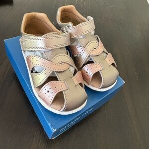 Stride rite sandals size 7W